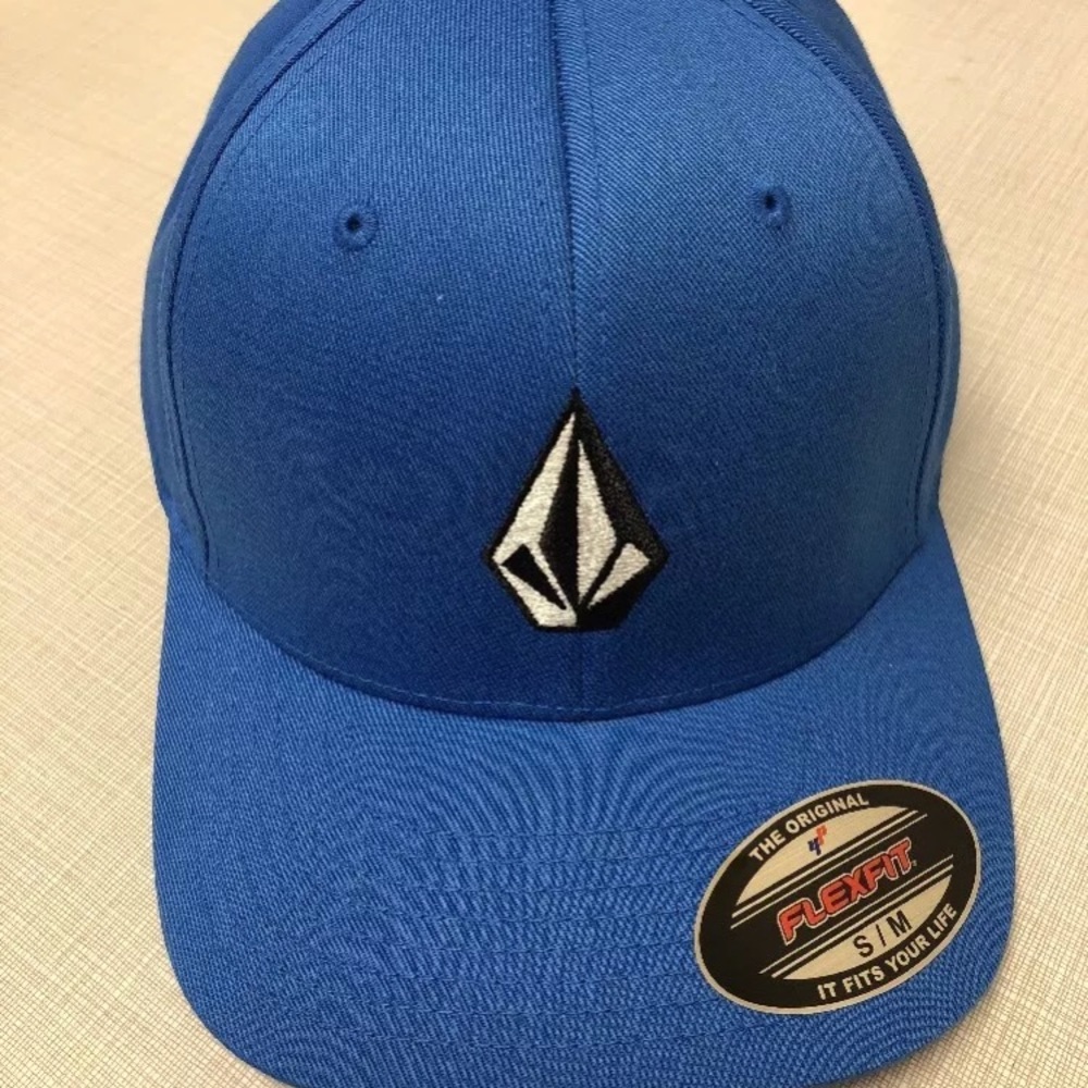 Volcom fitted hat size s/m
